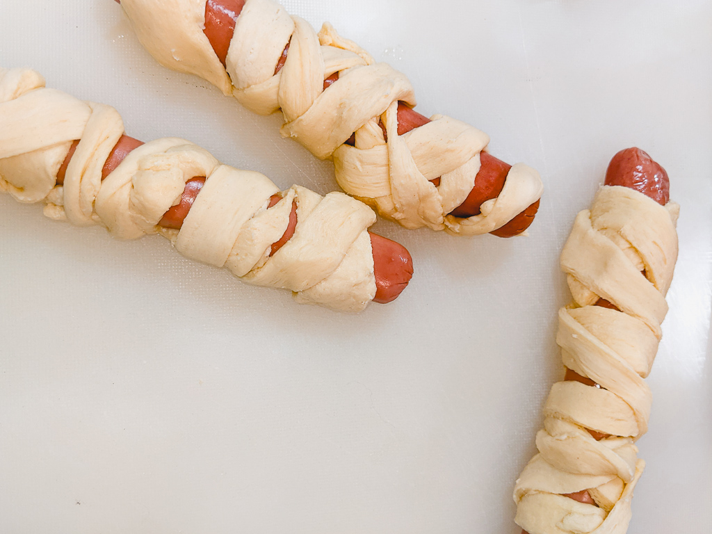 crescent roll mummy hotdogs