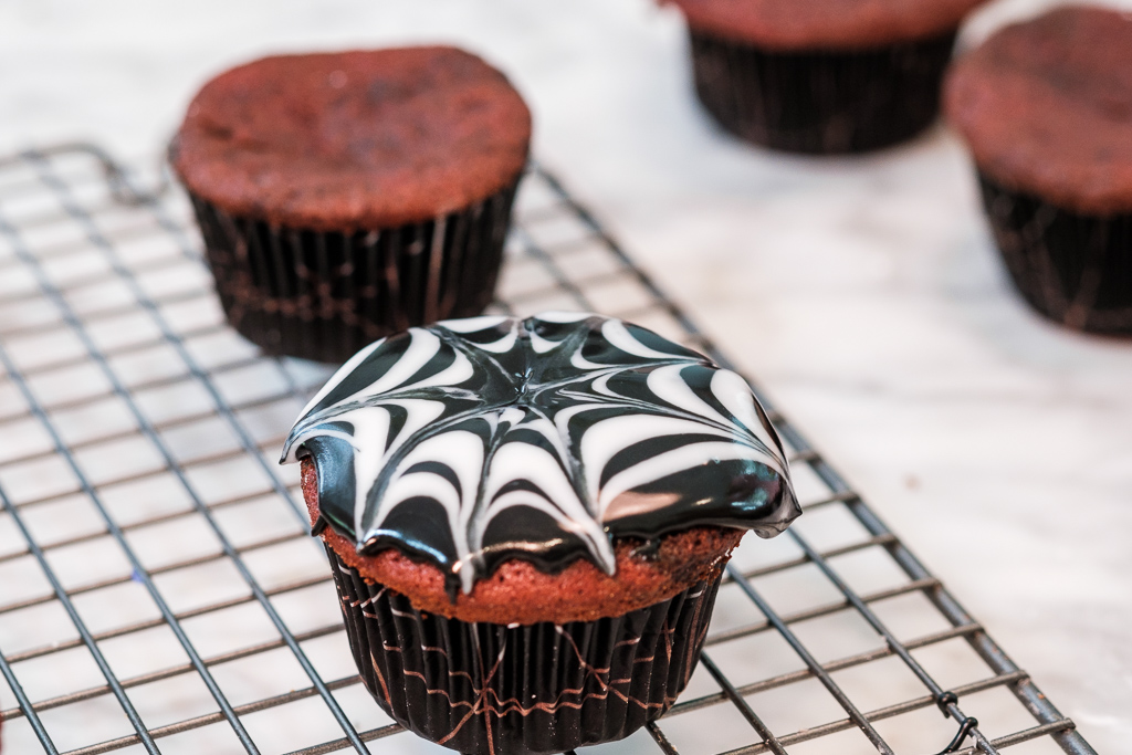 spiderweb cupcake