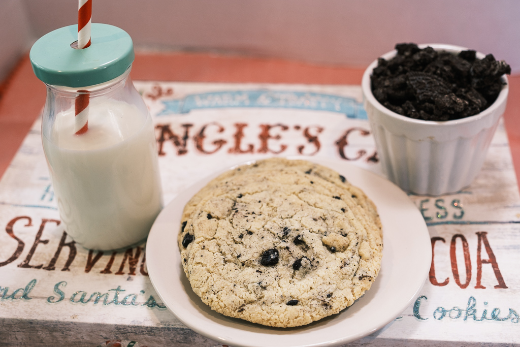 cookies and cream smash cookies